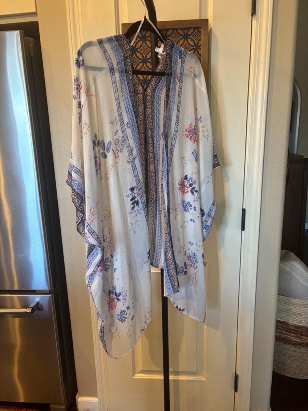 DR2 White Sheer Floral Kimono with Blue Trim